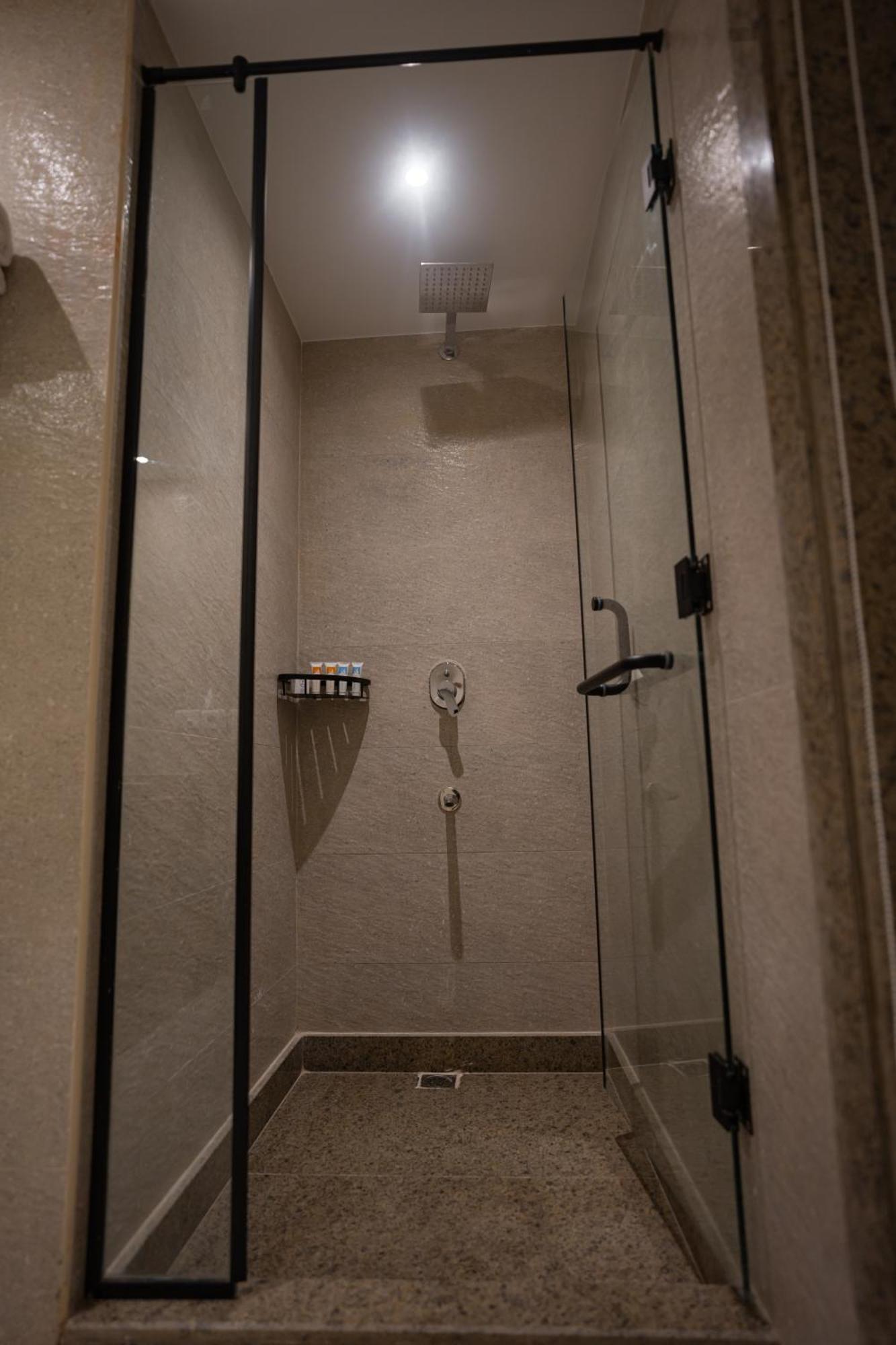 New Pyramid Front Hotel Al Kawm al Akhdar エクステリア 写真